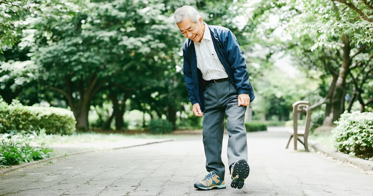 認知症GPSは靴につけるのが最適！徘徊対策におすすめの選び方と注意点