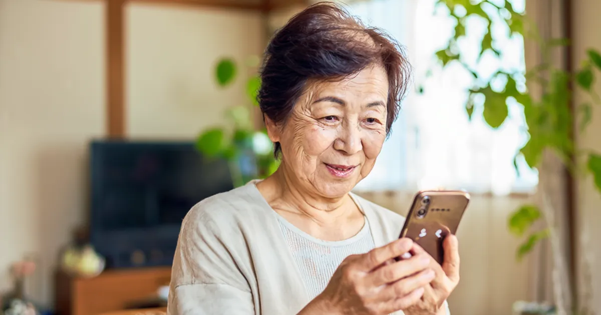 Wi-Fiなしでも使える高齢者見守りセンサー6選｜コンセント挿すだけ簡単設置