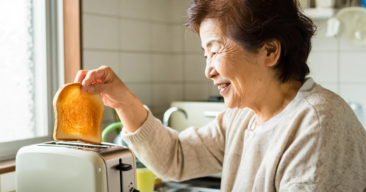 高齢者におすすめトースター5選｜単機能で使いやすいコンパクト設計