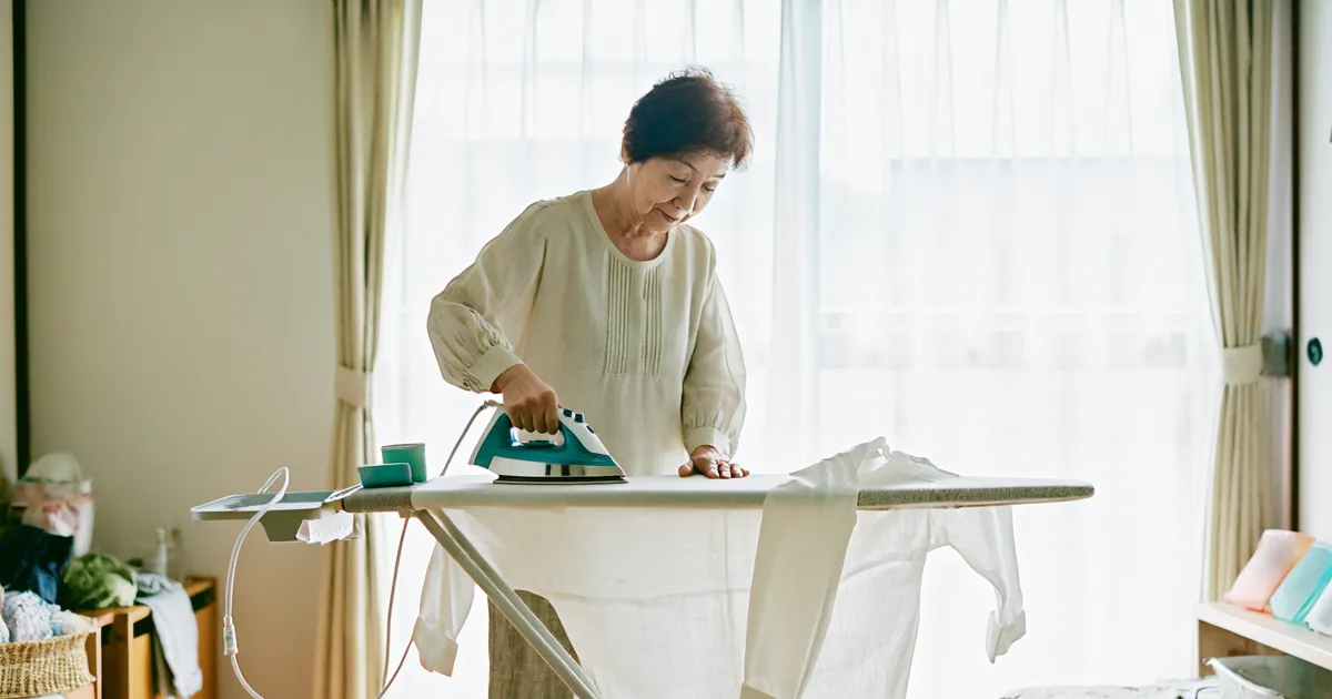 高齢者におすすめの軽量アイロン5選！安全機能付きで疲れにくい製品は？