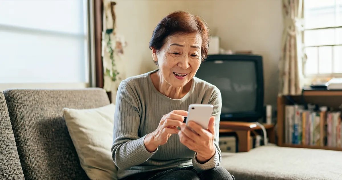 一人暮らしの生存確認方法｜高齢の親を遠方から見守る手段5選